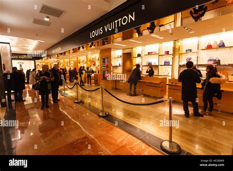 photos de louis vuitton galeries lafayette|louis vuitton paris.